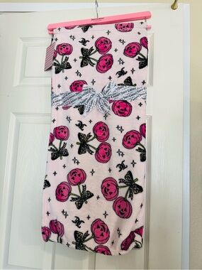 Juicy Couture Halloween pumpkin cherry throw BNWT